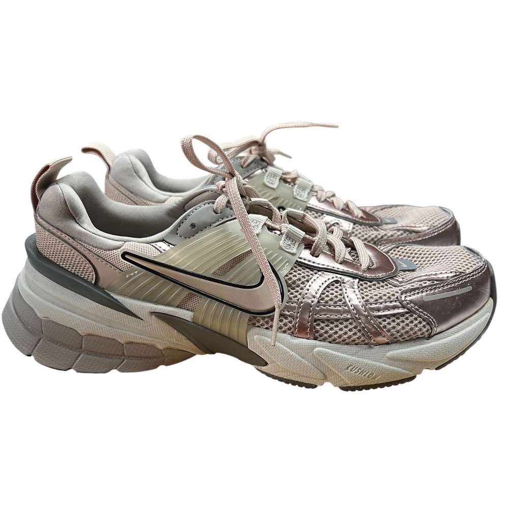 Nike V2K Run Metallic Rose Gold Silver Women's Sneakers FD0736-201 Size 9.5